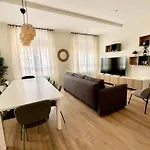 Espacios Blanco Santiago アパート